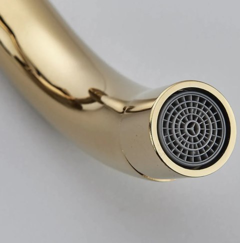 Basin Wall-Mounted Tap Lungo Long Gold + BOX Basin Wall-Mounted Tap Lungo Long Gold + BOX